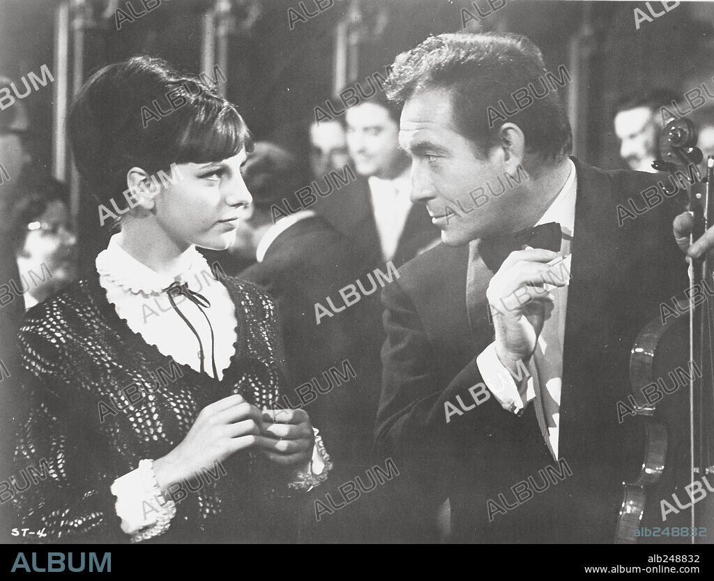 STEFANIA SANDRELLI and UGO TOGNAZZI in CLIMAX, 1967 (L' IMMORALE), directed by PIETRO GERMI. Copyright DELPHOS.