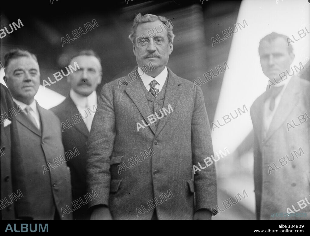 HARRIS & EWING. William D. [sic] Redmond M.P., Ireland, 1912. [Irish nationalist politician, lawyer and soldier William Hoey Kearney Redmond on a visit to the USA. He was killed in action in World War I].