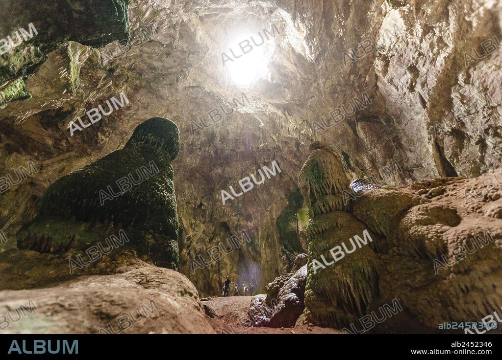 Avenc de Son Pou monumental cave, Coanegra valley, Santa Maria del Camí, Tramuntana mountain range, Majorca, Balearic Islands, Spain.
