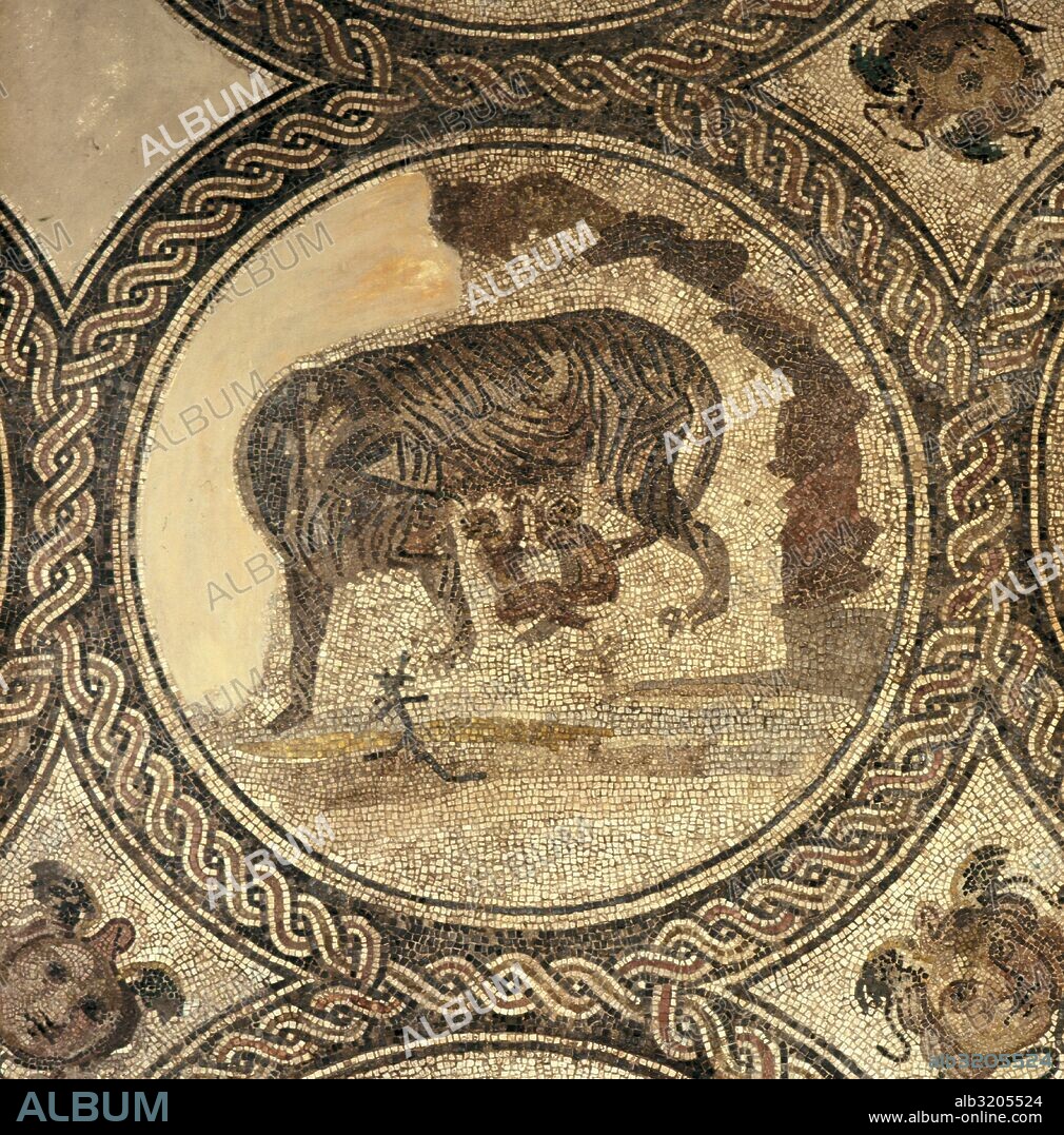 FRAGMENTO DE MOSAICO CON LOBA CAPITOLINA AMAMANTANDO A ROMULO Y REMO. ROMANO MOSAICO.(DEPOSITO: MUSEO ARQUEOLOGICO PROVINCIAL DE CORDOBA).