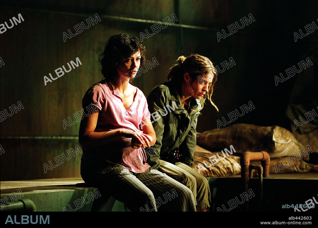 DIANA LAZARO and Silke in CAMARA OSCURA, 2003, directed by PAU FREIXAS. Copyright IRIS STAR/MANGA FILMS/ESTUDIOS PICASSO.