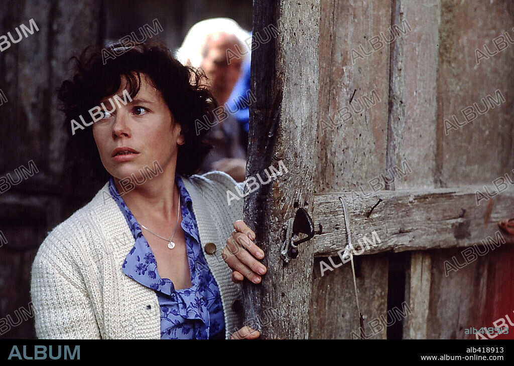 ICIAR BOLLAIN en LA BALSA DE PIEDRA, 2002, dirigida por GEORGE SLUIZER. Copyright MGS FILM/SOGECINE/LUSOMUNDO.