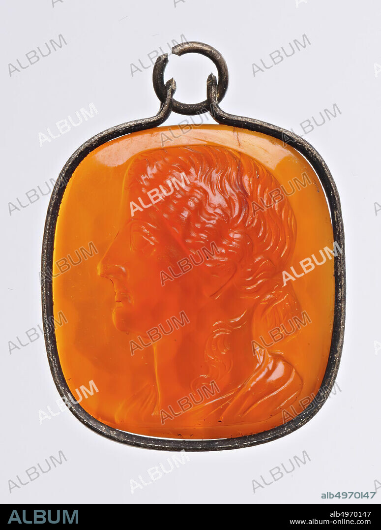 Vz: bust of the woman (Roman) to the left, hair in node-style, drapery, cameo, carnelian, Color: orange-red, Shape: rectangular, standing, Processing: in silvered bronze pendant, Method:, 24 x 22 mm, D. 7 mm, wt. 6.36 gr., 18th century 1700-1800.