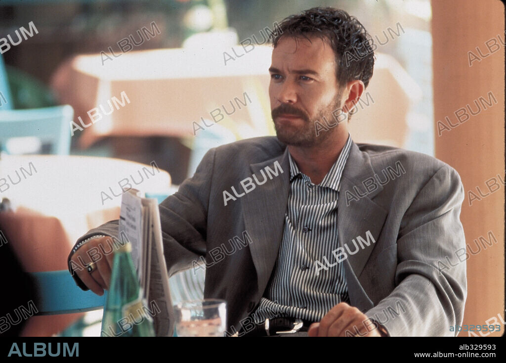 TIMOTHY HUTTON en AJUSTE DE CUENTAS, 1997 (CITY OF INDUSTRY), dirigida por JOHN IRVIN. Copyright LARGO ENTERTAINMENT / O'NEAL, JANE.