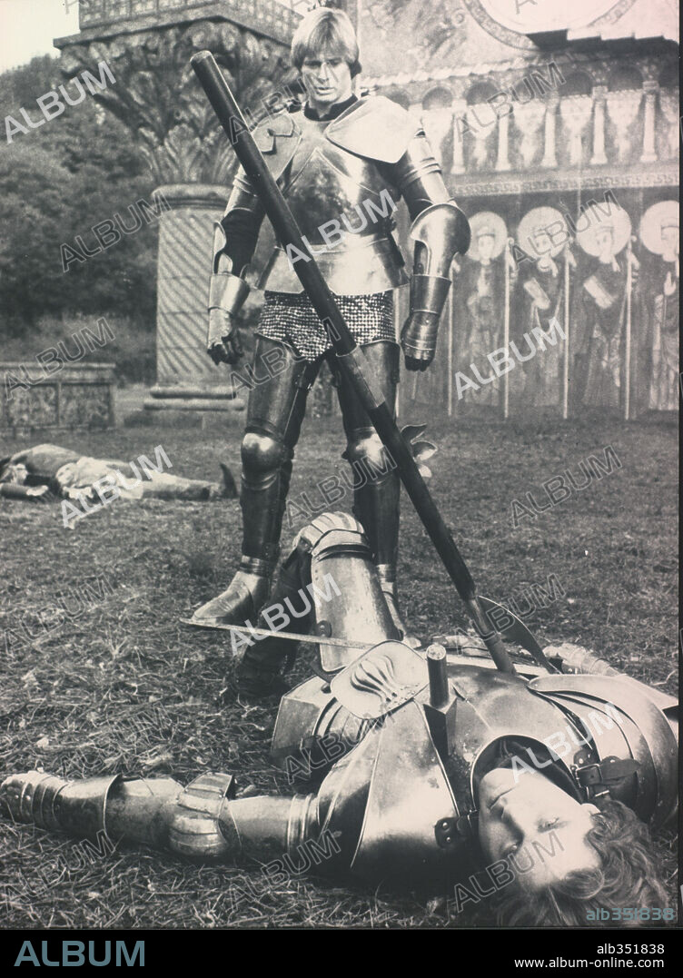 LOS PALADINES, 1983 (PALADINI, I-STORIA D'ARMI E D'AMORI, I), dirigida por GIACOMO BATTIATO. Copyright VIDES CINEMATOGRAFICA.