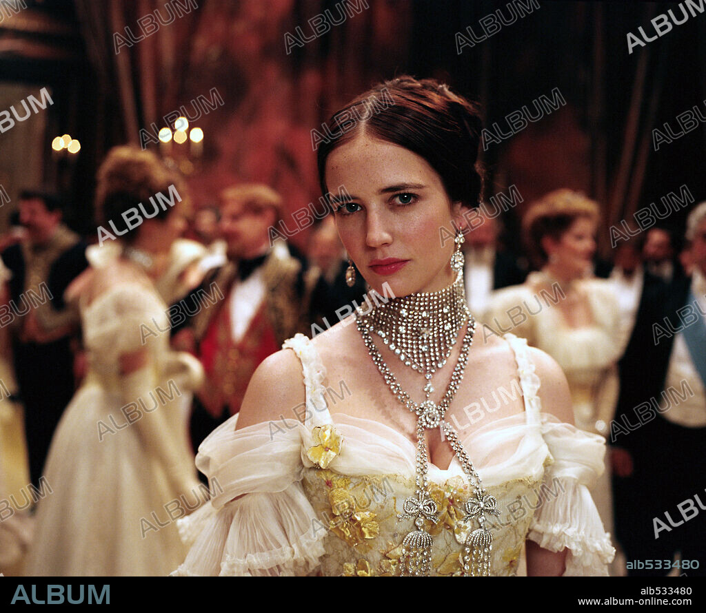 EVA GREEN en ARSENE LUPIN, 2004, dirigida por JEAN-PAUL SALOME. Copyright TF1 FILMS PRODUCTIONS.