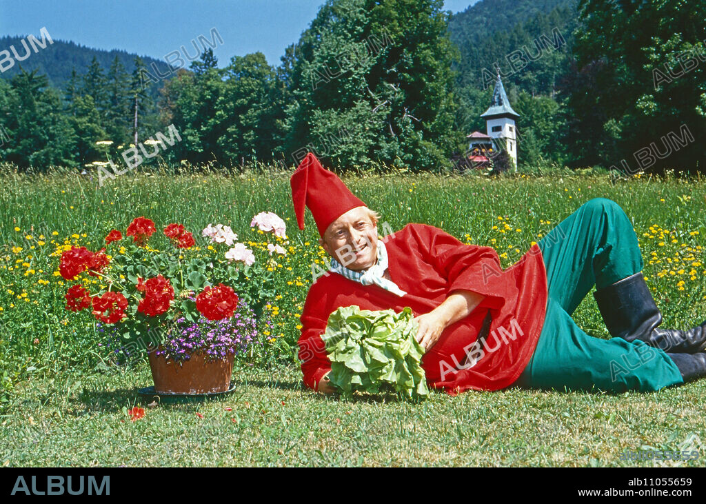 Enjoyment allowed, cooking show with Alfons Schuhbeck as a garden gnome, Germany 1992.
