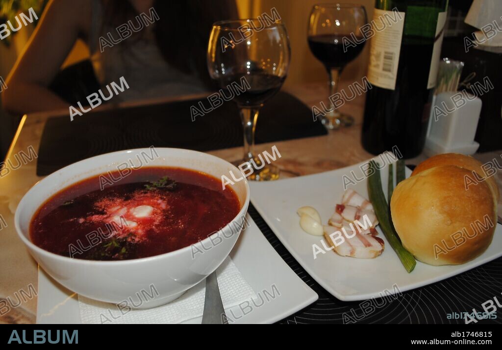 GASTRONOMIA UCRANIANA. "Borsch". Típica sopa ucraniana. Península Autónoma de Crimea.