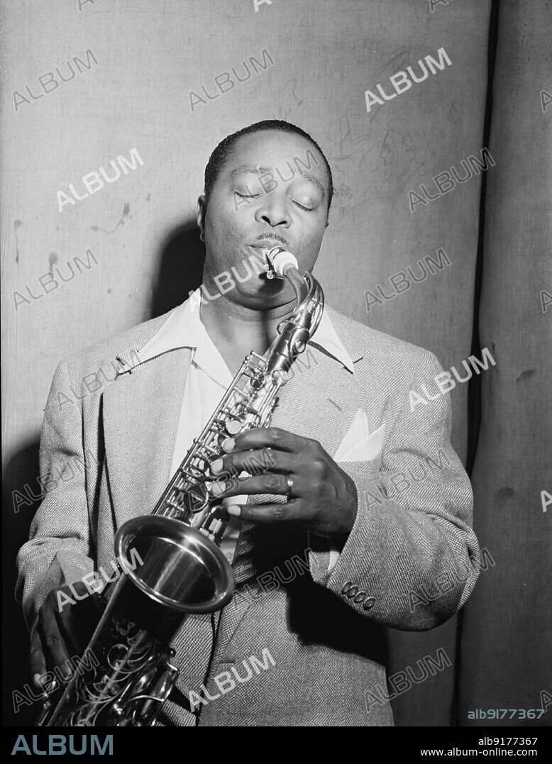 WILLIAM PAUL GOTTLIEB. Portrait of Louis Jordan, Paramount Theater(?), New York, N.Y., ca. July 1946.