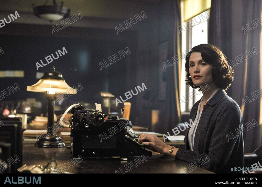GEMMA ARTERTON en SU MEJOR HISTORIA, 2017 (THEIR FINEST), dirigida por LONE SCHERFIG. Copyright BBC FILMS/FILM I VAST/FILMGATE/HANWAY/NUMBER9/PINEWOOD/RIPKE.