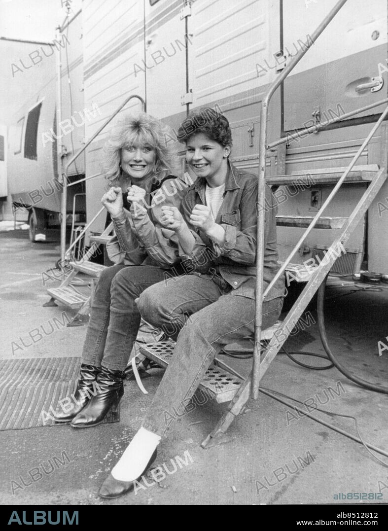 Göteborg - 1983-02-26 - Carina Xxxx och Carola Häggkvist - *** Local Caption *** GP - Foto: Jan Peter. KAMERAREPORTAGE.