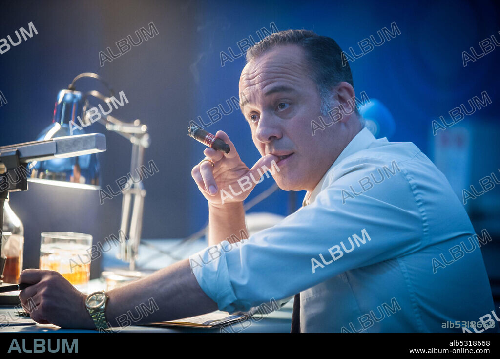 JAVIER GUTIERREZ en REYES DE LA NOCHE, 2021, dirigida por ADOLFO VALOR y CARLOS THERON. Copyright MOVISTAR+.