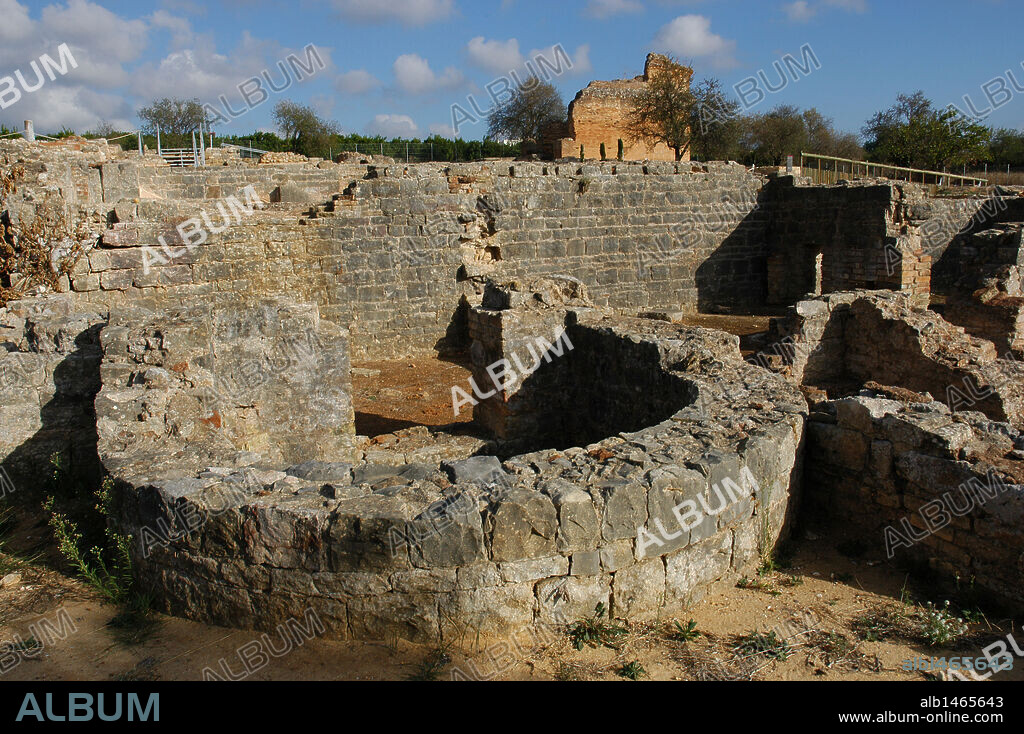 ARTE ROMANO. PORTUGAL. VILLA ROMANA DE MILREU. Explotación agraria del S. I reconvertida en lujosa villa dos siglos después. Conocida como Ossonoba por los romanos entre los S. III al VI. Las Termas. Estoi, alrededores de Faro. El Algarve.