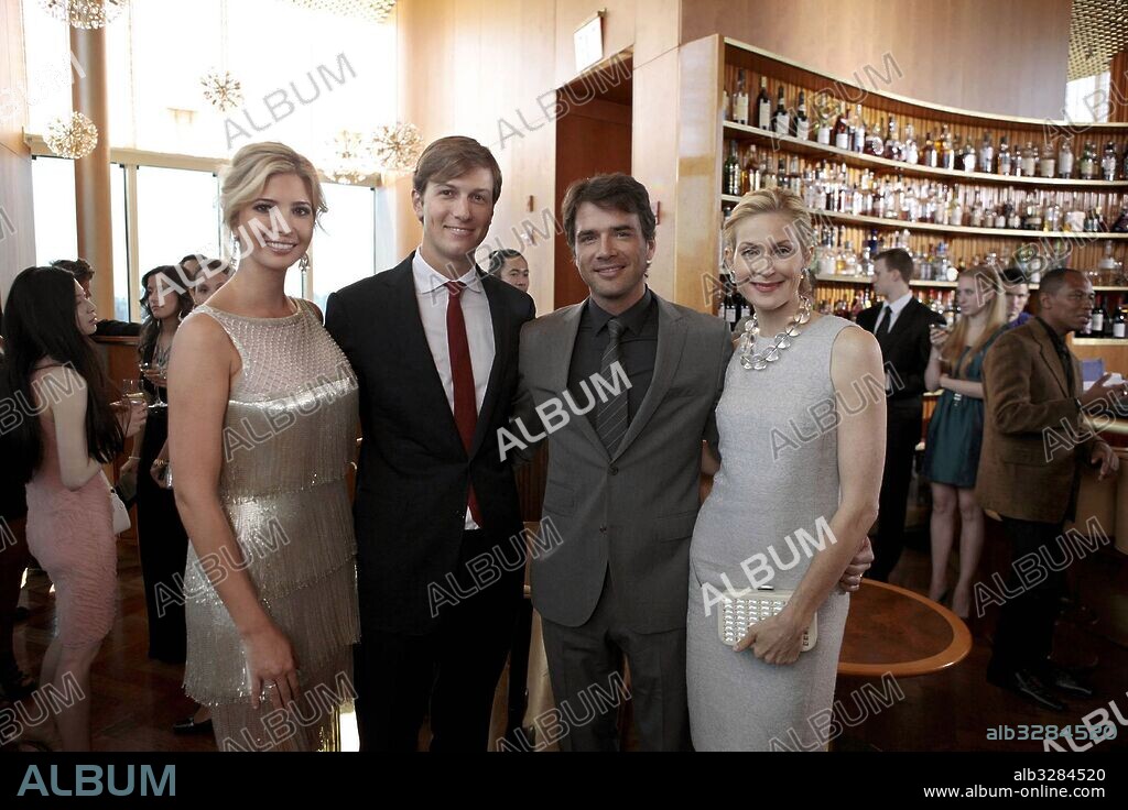 IVANKA TRUMP, JARED KUSHNER, KELLY RUTHERFORD and MATTHEW SETTLE in GOSSIP GIRL, 2007. Copyright CBS TELEVISION. Temporada 4 Capítulo 6.