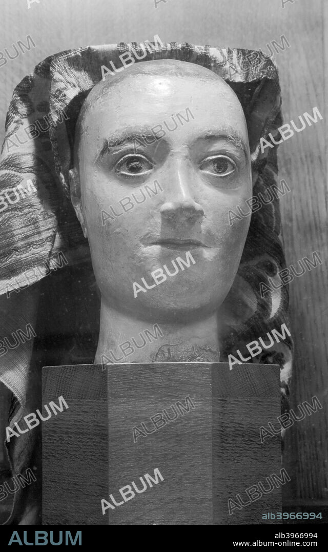Royal funeral effigy of Queen Mary I, Westminster Abbey, London, 1945-1980. Photograph taken 1945-1980 of a detail of the funerary effigy of Queen Mary I (died 1558), stored in the museum at Westminster Abbey. Such effigies were modelled during life or shortly after death.