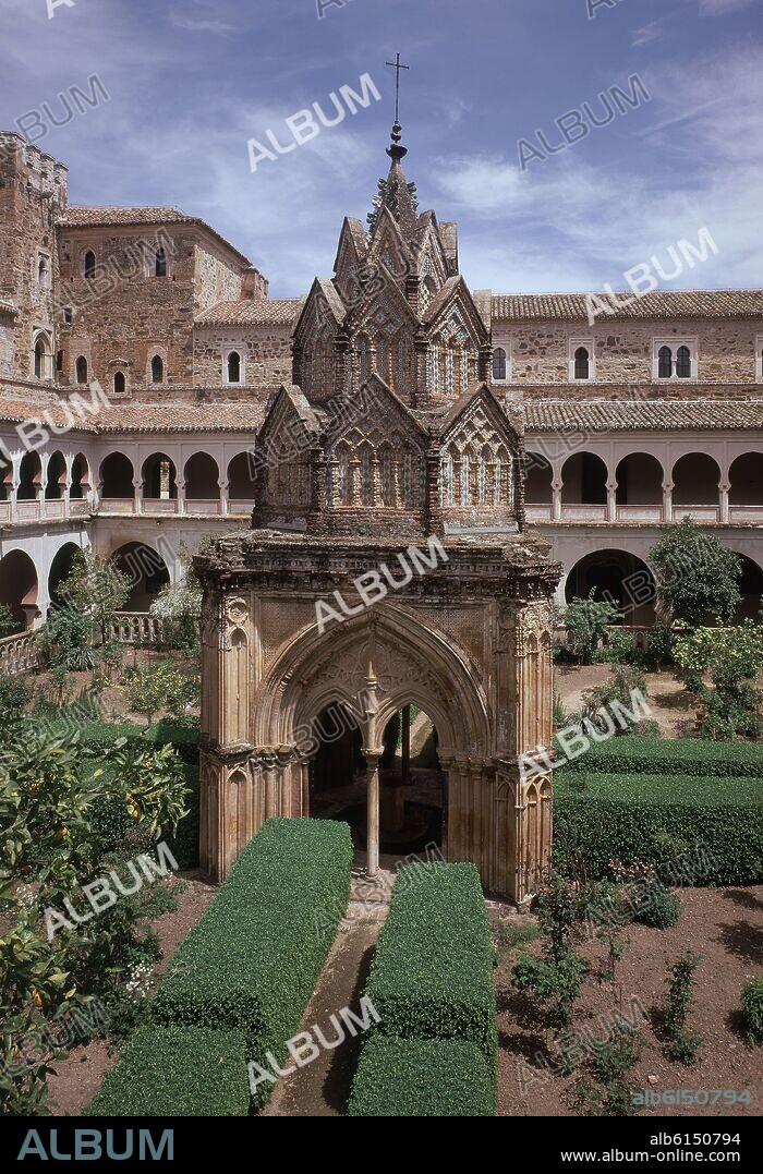 FRAY JUAN DE SEVILLA (SIGLO XV). TEMPLETE DEL CLAUSTRO MUDEJAR O DE LOS MILAGROS CONTRUIDO ENTRE 1389 Y 1405 - ARQUITECTURA MUDEJAR.