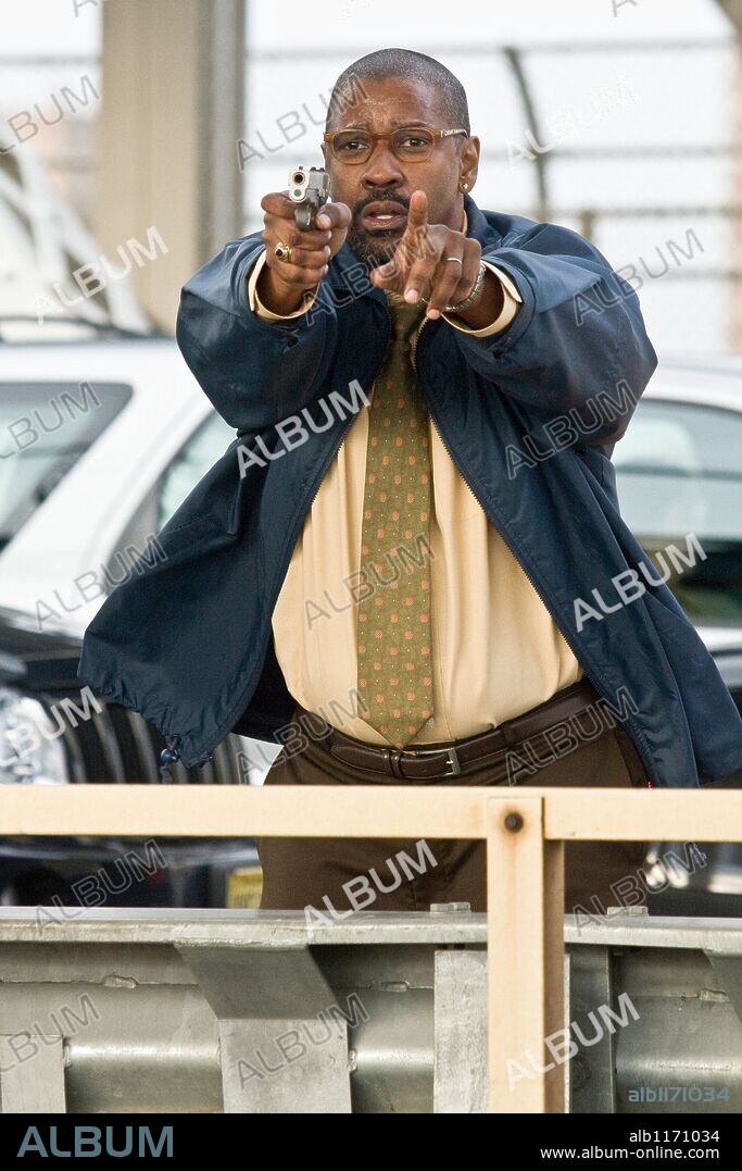 DENZEL WASHINGTON in THE TAKING OF PELHAM 1 2 3, 2009, directed by TONY SCOTT. Copyright COLUMBIA PICTURES.