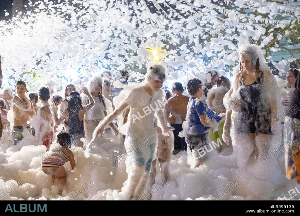 fiesta de la espuma, S Estanyol de Migjorn, Llucmajor, Mallorca, balearic islands, Spain.