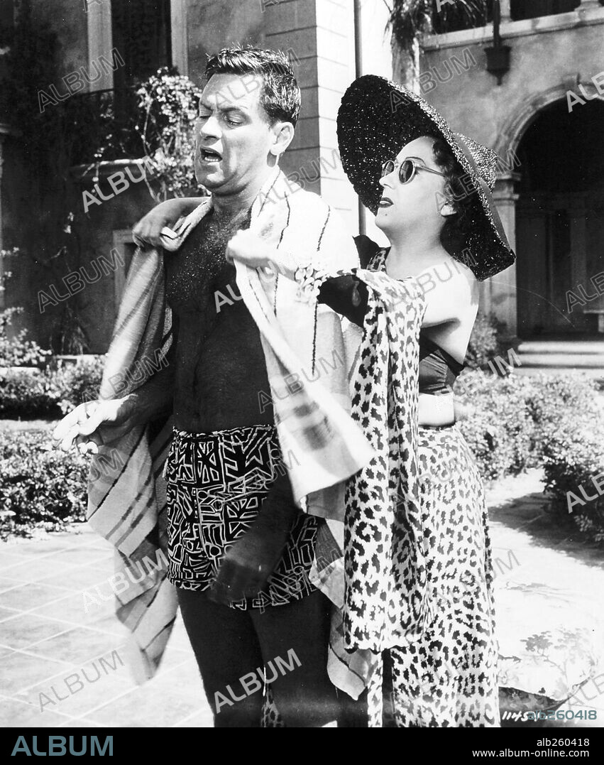 GLORIA SWANSON and WILLIAM HOLDEN in SUNSET BLVD., 1950, directed by BILLY WILDER. Copyright PARAMOUNT PICTURES.