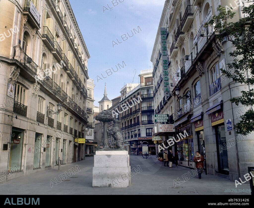 ANTONIO NAVARRO SANTAFE (1906-1983). ESTATUA DEL OSO Y EL MADROÑO SIMBOLO DE LA CIUDAD DE MADRID SITUADO EN LA CALLE DEL CARMEN DESDE EL AÑO 1986 HASTA EL AÑO 2009 -.