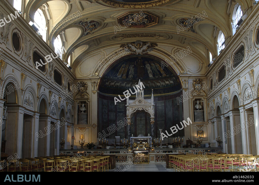 ARTE SIGLO XVIII. ITALIA. BASILICA SANTA CECILIA IN TRASTEVERE. Erigida en el siglo V y reformada en el XVIII. Vista del interior. ROMA.