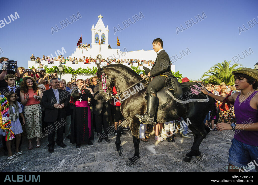 misa vespertina - Vespres-, ermita de Sant Joan Gran. Fiestas de Sant Joan. Ciutadella.Menorca,Islas Baleares,españa.