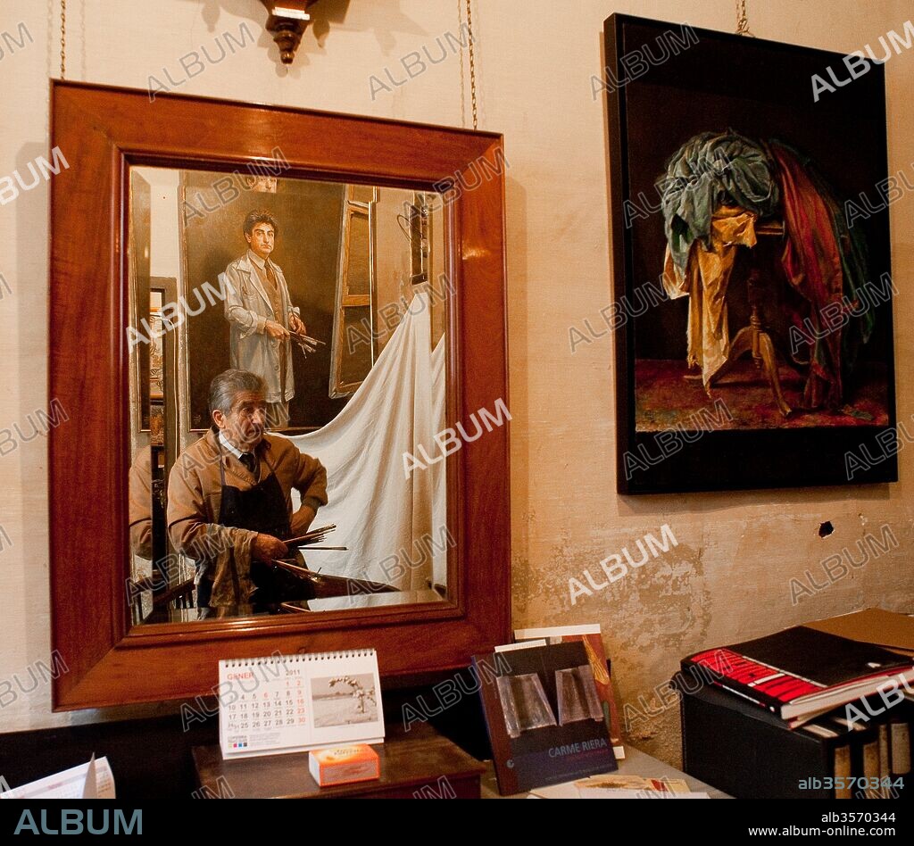 RAMON MANENT. Fotografía de Joan Parés i Gomís (conocido como Parés de Mataró), en su estudio de Mataró, 2011.