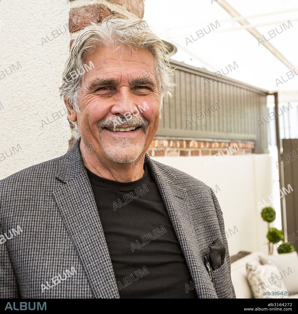 JAMES BROLIN. March 18, 2016 - Hollywood, California, U.S. - James Brolin in Life in Pieces a New TV Series. He has been married to Barbra Streisand since July 1, 1998 and is an actor and poroducer. 18/03/2016