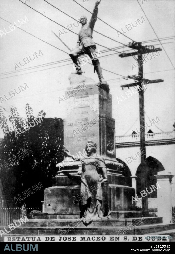 Statue of Jose Maceo in Santiago de Cuba, Cuba, c1910. Lt General José Antonio de la Caridad Maceo y Grajales (1845-1896) was second-in-command of the Cuban Army of Independence. Known to fellow Cubans as the Bronze Titan (Spanish: El Titan de Bronce), due to his skin colour, stature and status Maceo was one of the most noteworthy guerrilla leaders in 19th century Latin America. Spaniards referred to Maceo as the Greater Lion (El Leon mayor). Cigar card from the History of Cuba,  Geografico Universal, Propaganda de los Cigarros Susini y La Corona, Tabacalera Cubana.