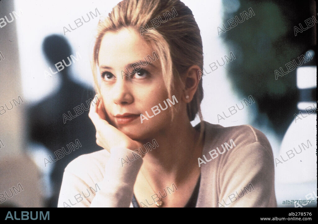 MIRA SORVINO in THE REPLACEMENT KILLERS, 1998, directed by ANTOINE FUQUA. Copyright COLUMBIA PICTURES.