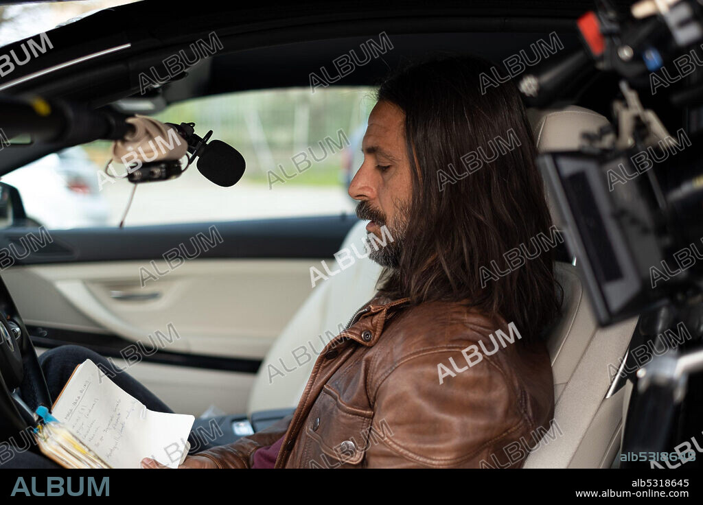 HUGO SILVA en NASDROVIA, 2020, dirigida por MARC VIGIL. Copyright GLOBOMEDIA.