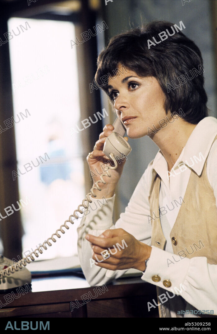 JESSICA WALTER in THE STREETS OF SAN FRANCISCO, 1972. Copyright WARNER BROS. TELEVISION.
