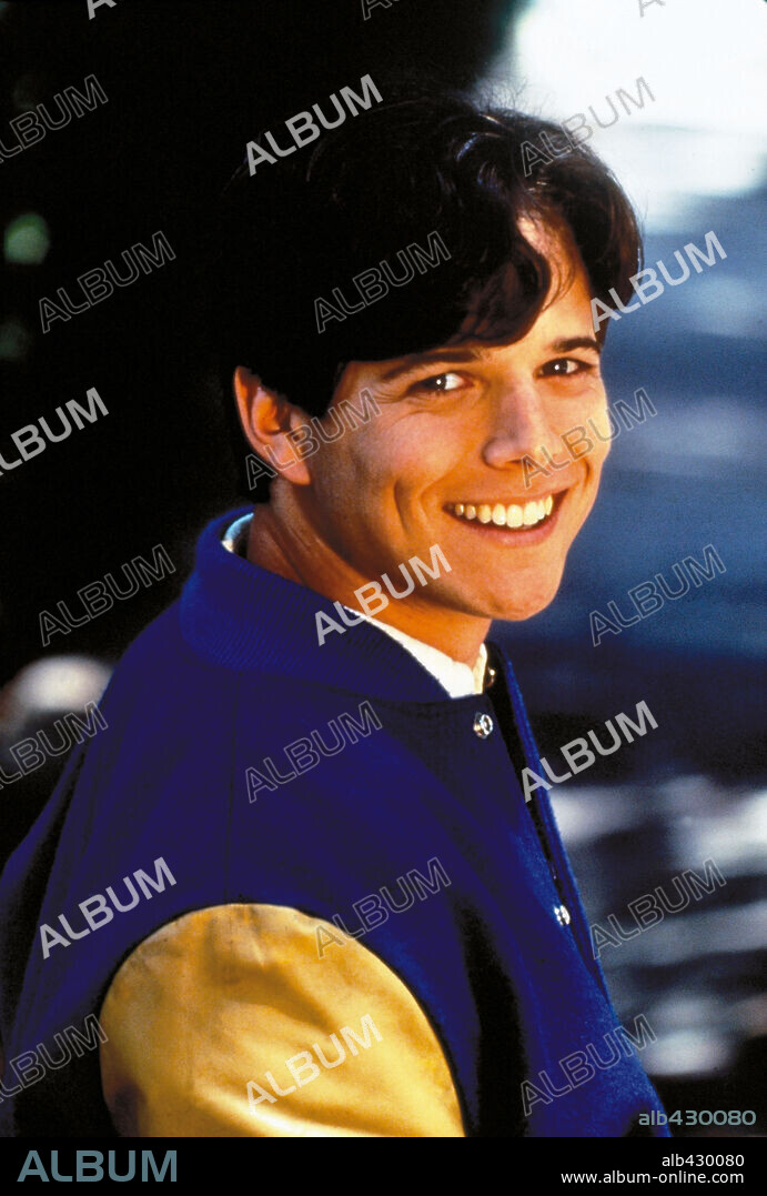 SCOTT WOLF in PARTY OF FIVE-TV, 1994, directed by AMY LIPPMAN and CHRISTOPHER KEYSER. Copyright COLUMBIA PICTURES TELEVISION.
