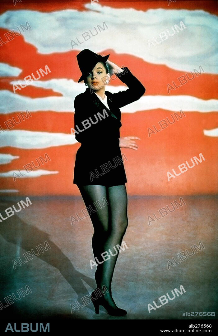 JUDY GARLAND dans UNE ÉTOILE EST NÉE, 1954 (A STAR IS BORN), réalisé par GEORGE CUKOR. Copyright WARNER BROTHERS.