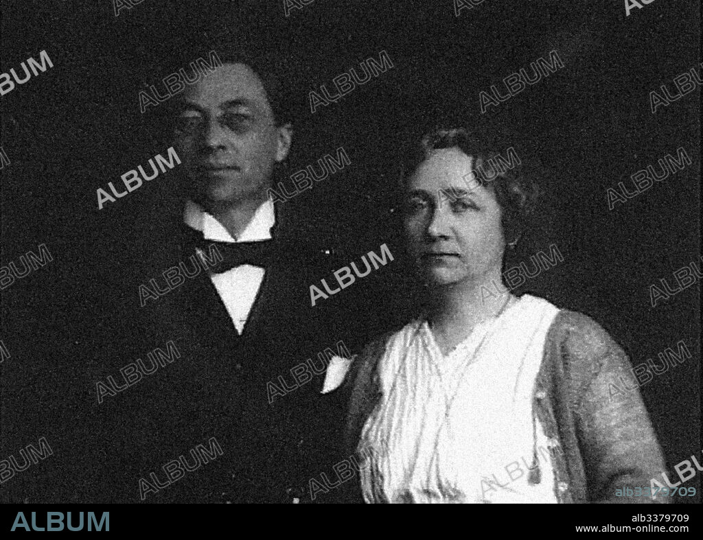 ANONYME. Wassily Kandinsky and Gabriele Muenter.