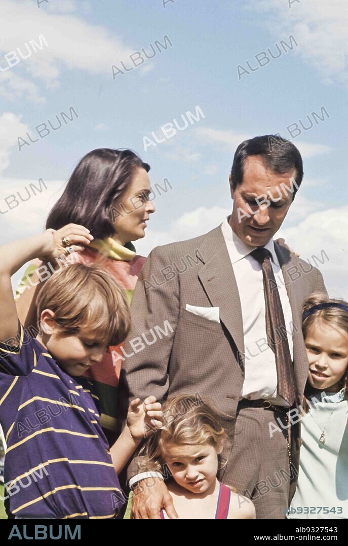 Lucia Bose With Family.