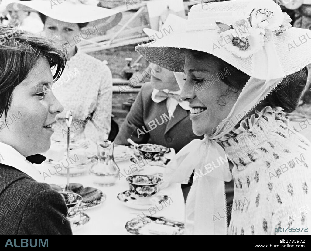 DOMINIC GUARD and JULIE CHRISTIE in THE GO-BETWEEN, 1971, directed by JOSEPH LOSEY. Copyright M.G.M/EMI.