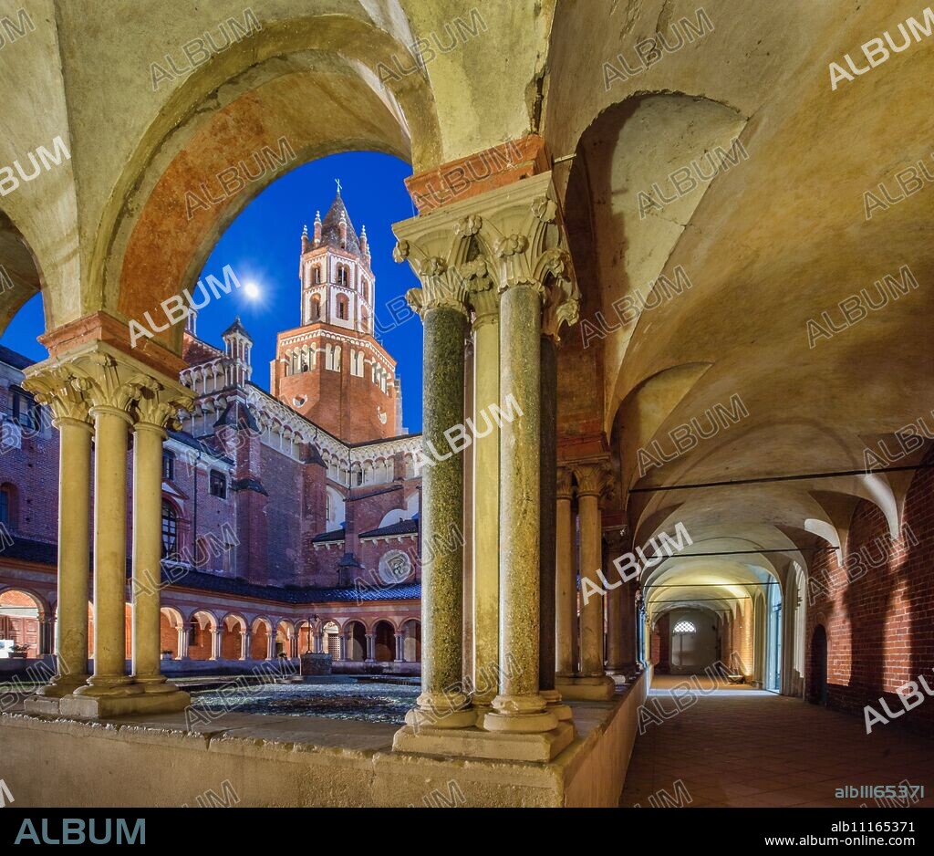 Church of S. Andrea, Vercelli, Piedmont, Italy, Europe.