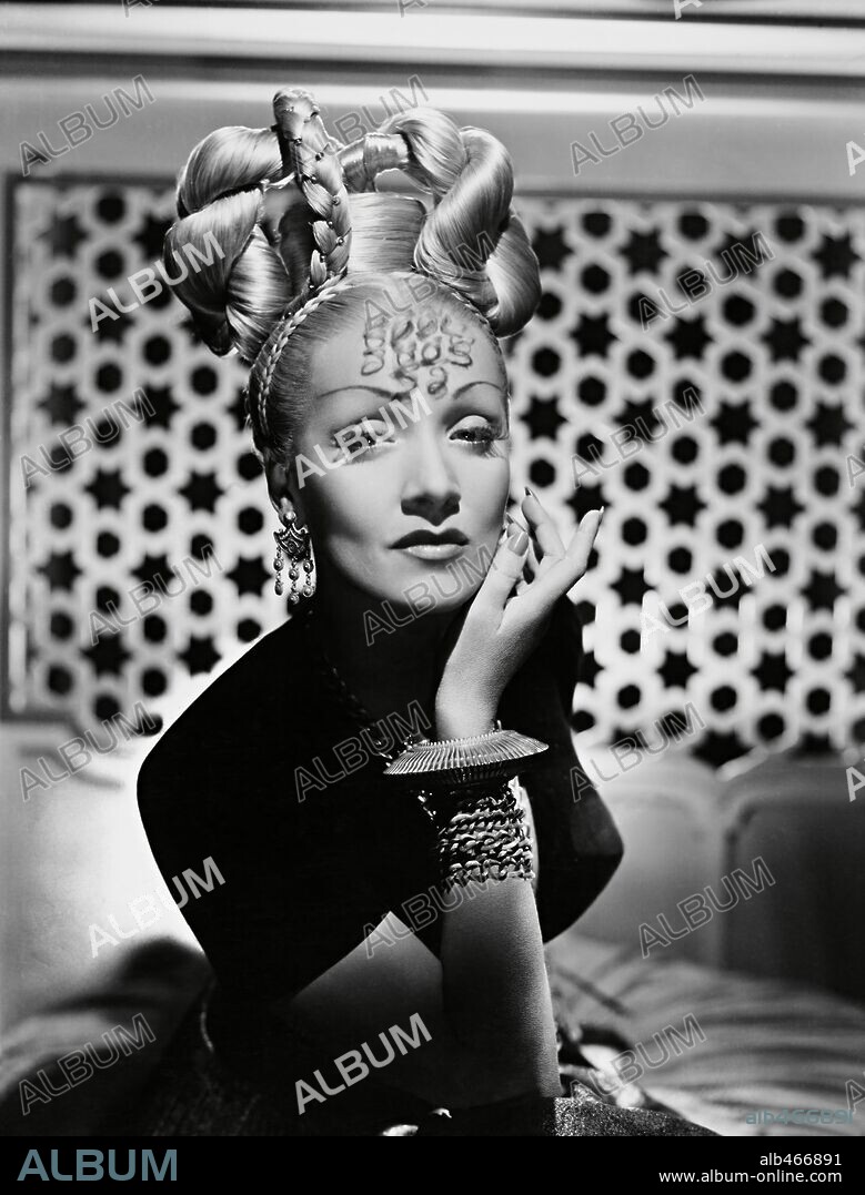MARLENE DIETRICH in KISMET, 1944, directed by WILHELM DIETERLE. Copyright M.G.M.