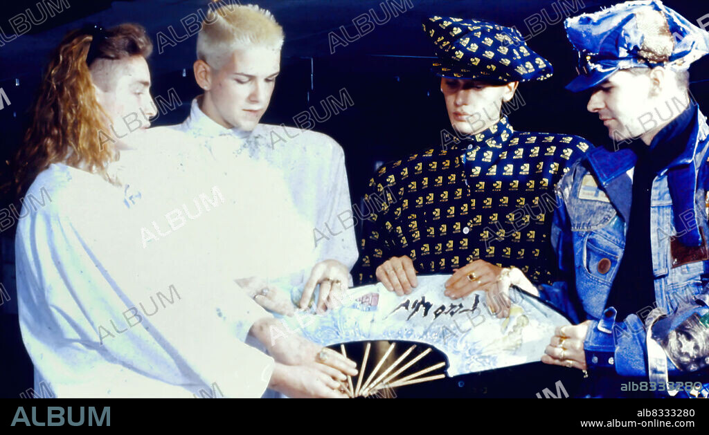 GARD PASSCHIER, LUIS FONT, MANUEL ARJONA and XAVIER FONT in LOCOMIA, 2022, directed by JORGE LAPLACE. Copyright Movistar Plus+.