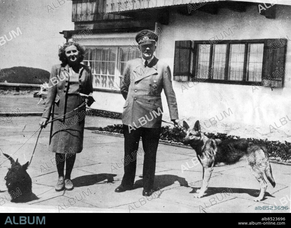 ARKIV - Hitlers lantställe Berghof, Eva Braun och Adolf Hitler Foto:Keystone Kod: 194 . COPYRIGHT SCANPIX SWEDEN.