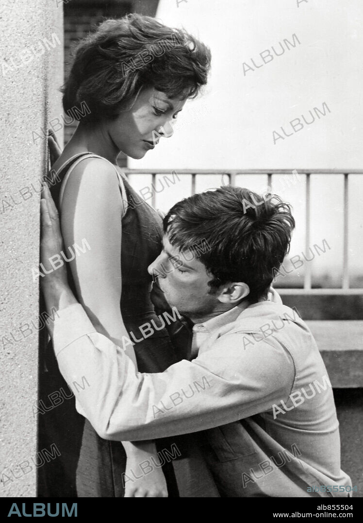 ANNE HEYWOOD and RICHARD TODD in THE VERY EDGE, 1962. Copyright BRITISH LION.