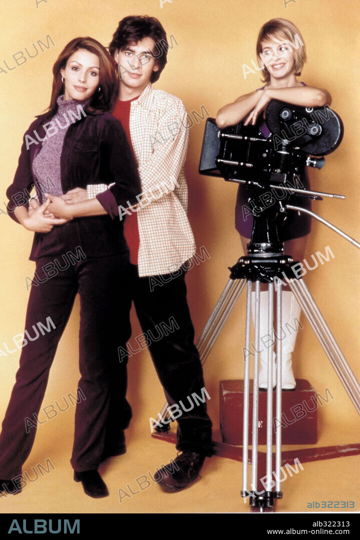 ANA ALVAREZ, EDUARDO NORIEGA y MARIA ADANEZ en CHA CHA CHA, 1998, dirigida por ANTONIO DEL REAL. Copyright SOGETEL.