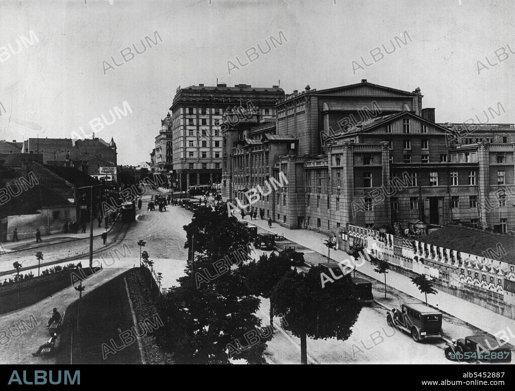 Belgrade: Die Rue Francouska, Yugoslavia. March 18, 1941. (Photo by Kosmos Press Bureau).