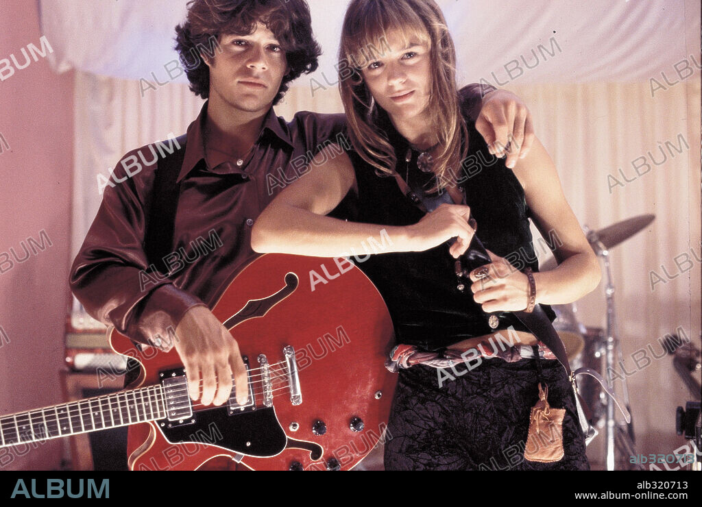EMMA SUAREZ y JORGE SANZ en ORQUESTA CLUB VIRGINIA, 1992, dirigida por MANUEL IBORRA. Copyright EL CATALEJO, P.C.