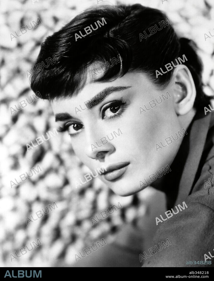 AUDREY HEPBURN in SABRINA, 1954, directed by BILLY WILDER. Copyright PARAMOUNT PICTURES.