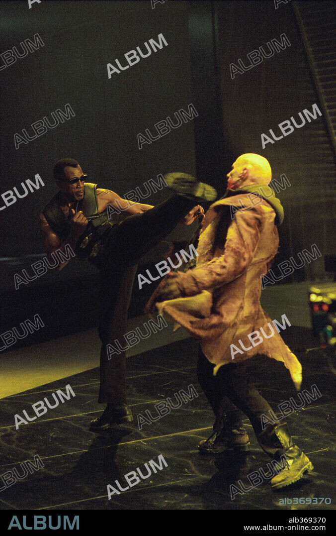 LUKE GOSS y WESLEY SNIPES en BLADE II, 2002, dirigida por GUILLERMO DEL TORO. Copyright AMEN RA FILMS/JUSTIN PICTURES/NEW LINE CINEMA / TALAMON, BRUCE.