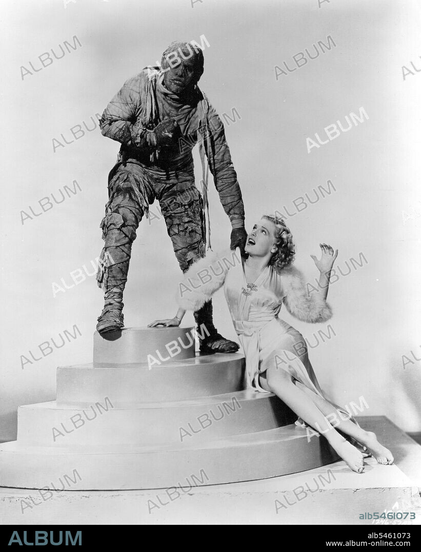 ELYSE KNOX and LON CHANEY JR. in THE MUMMY'S TOMB, 1942, directed by HAROLD YOUNG. Copyright UNIVERSAL PICTURES.