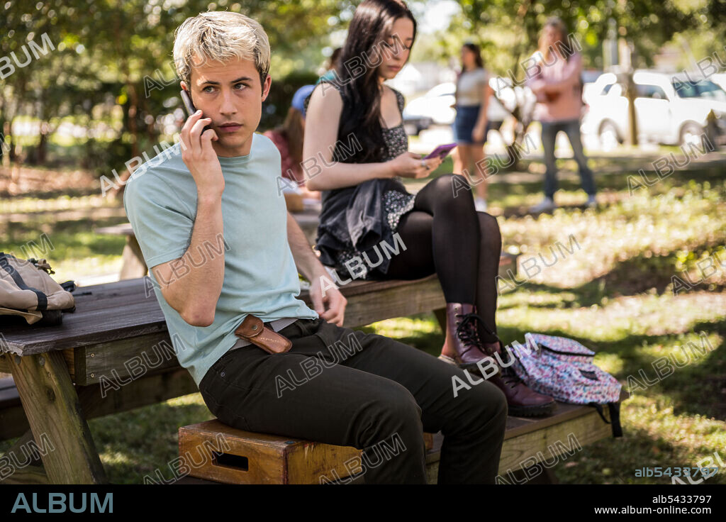 DYLAN MINNETTE and MIKEY MADISON in SCREAM, 2022, directed by MATT BETTINELLI-OLPIN and TYLER GILLETT. Copyright MIRAMAX.