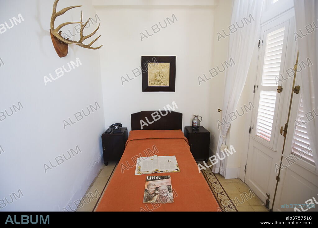 Ernest Hemingway's room, Hotel Ambos Mundos, Habana Vieja (Old Town), UNESCO World Heritage Site, Havana, Cuba, West Indies, Caribbean, Central America.
